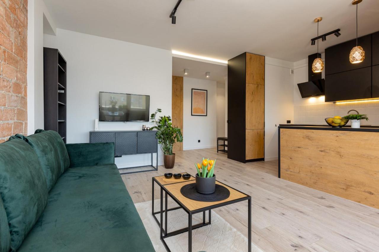 Grojecka Studio For 3 Guests With Balcony By Renters Apartment Warsaw