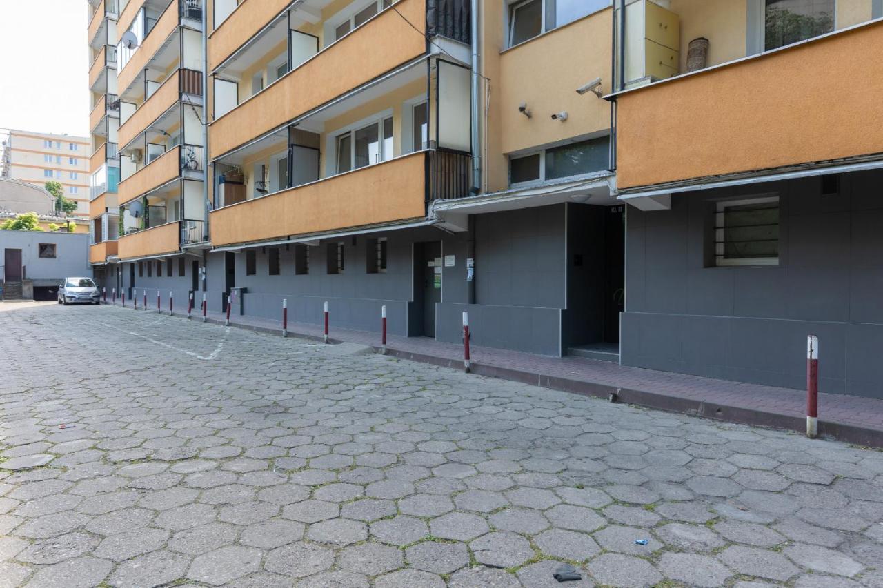 Grojecka Studio For 3 Guests With Balcony By Renters Warsaw