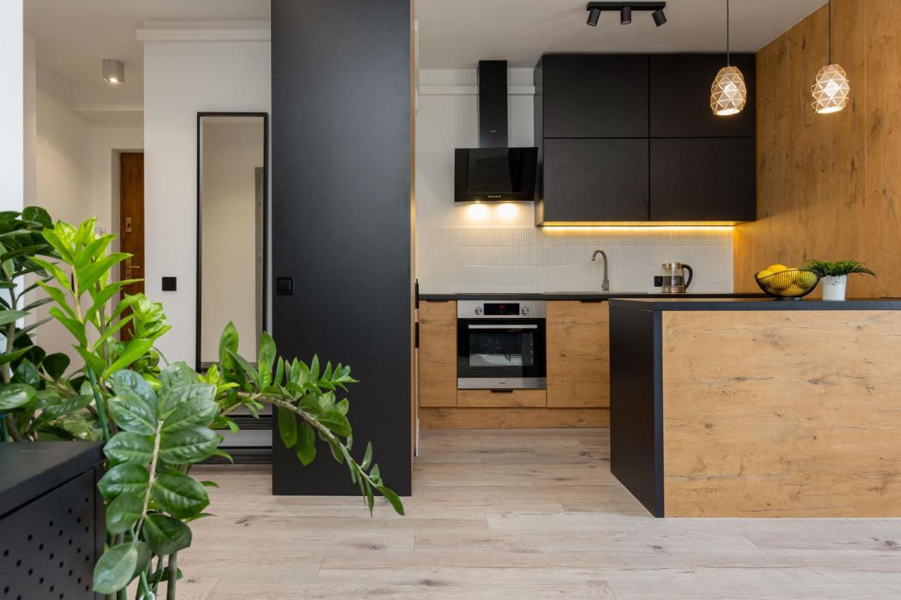 Grojecka Studio For 3 Guests With Balcony By Renters * Warsaw