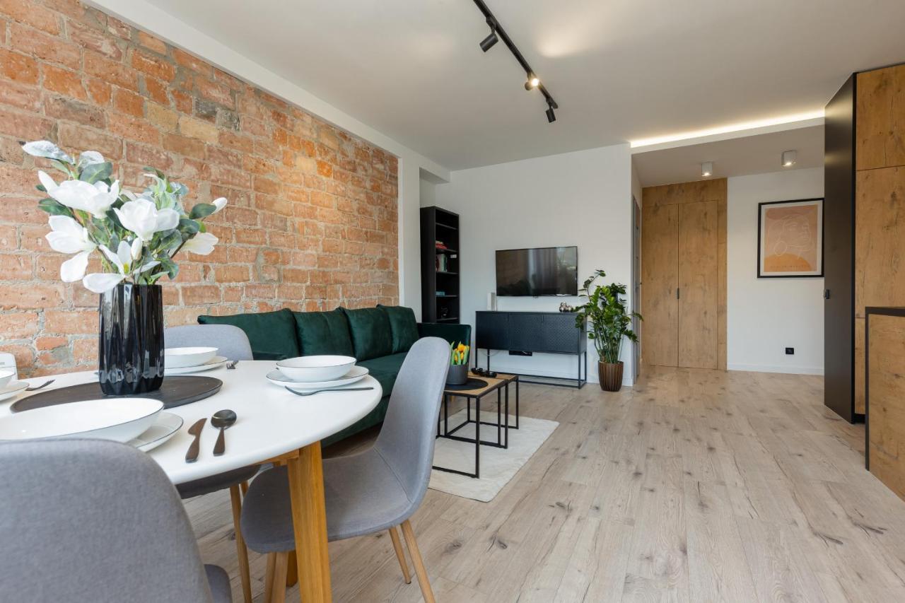 Grojecka Studio For 3 Guests With Balcony By Renters * Warsaw